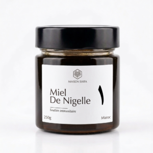 miel rose<br>miel rare premium🟡 découvrez ce miel rare et délicat… le miel rose ! découvrez un miel d’exception, à la couleur surprenante et au goût raffiné : le fameux miel rose. le miel rose est un produit rare et précieux, apprécié pour sa douceur, sa texture onctueuse et ses notes florales subtiles. récolté dans des environnements préservés, ce miel naturel séduit autant par son apparence unique que par ses qualités gustatives exceptionnelles. ⸻ 🟡 origine et spécificité du miel rose un miel issu d’une nature préservée. le miel rose trouve son origine dans des régions riches en biodiversité florale, où les abeilles butinent des fleurs aux pigments naturellement rosés. cette diversité botanique donne naissance à un miel monofloral ou multifloral d’une grande richesse. produit selon des méthodes artisanales, ce miel est récolté avec soin afin de préserver toutes ses propriétés naturelles. il est garanti 100% pur, sans additif, ni transformation industrielle. ⸻ 🟡 une couleur et une texture uniques le miel rose se distingue immédiatement par sa teinte délicatement rosée, rare dans l’univers du miel. sa texture est crémeuse, fondante et agréable en bouche. son aspect visuel en fait un produit haut de gamme, idéal pour offrir ou pour une consommation plaisir. ⸻ 🟡 un goût doux et raffiné en bouche, le miel rose offre : • une douceur légère et équilibrée • des notes florales subtiles • une sensation légèrement fruitée 👉 un miel idéal pour ceux qui recherchent une expérience gustative différente et élégante. ⸻ 🟡 les bienfaits du miel rose le miel rose est reconnu pour : • sa richesse en antioxydants naturels • son effet apaisant sur la gorge • son apport en énergie naturelle • ses propriétés digestives douces 👉 comme tous les miels, il peut être consommé dans le cadre d’une alimentation équilibrée (avec modération pour les personnes diabétiques). ⸻ 🟡 utilisation culinaire du miel rose le miel rose peut être utilisé de différentes façons : • À la cuillère pour une dégustation pure • sur du pain, des crêpes ou des pancakes • dans une infusion ou un thé • en accompagnement de desserts ou yaourts ⸻ 🟡 pourquoi choisir notre miel rose ? • 100% naturel et pur • sans sucre ajouté • non chauffé • récolte artisanale • sélection premium maison shifa 👉 un miel rare qui allie plaisir, qualité et authenticité. maison shifa