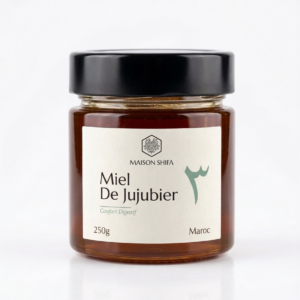 miel rose<br>miel rare premium🟡 découvrez ce miel rare et délicat… le miel rose ! découvrez un miel d’exception, à la couleur surprenante et au goût raffiné : le fameux miel rose. le miel rose est un produit rare et précieux, apprécié pour sa douceur, sa texture onctueuse et ses notes florales subtiles. récolté dans des environnements préservés, ce miel naturel séduit autant par son apparence unique que par ses qualités gustatives exceptionnelles. ⸻ 🟡 origine et spécificité du miel rose un miel issu d’une nature préservée. le miel rose trouve son origine dans des régions riches en biodiversité florale, où les abeilles butinent des fleurs aux pigments naturellement rosés. cette diversité botanique donne naissance à un miel monofloral ou multifloral d’une grande richesse. produit selon des méthodes artisanales, ce miel est récolté avec soin afin de préserver toutes ses propriétés naturelles. il est garanti 100% pur, sans additif, ni transformation industrielle. ⸻ 🟡 une couleur et une texture uniques le miel rose se distingue immédiatement par sa teinte délicatement rosée, rare dans l’univers du miel. sa texture est crémeuse, fondante et agréable en bouche. son aspect visuel en fait un produit haut de gamme, idéal pour offrir ou pour une consommation plaisir. ⸻ 🟡 un goût doux et raffiné en bouche, le miel rose offre : • une douceur légère et équilibrée • des notes florales subtiles • une sensation légèrement fruitée 👉 un miel idéal pour ceux qui recherchent une expérience gustative différente et élégante. ⸻ 🟡 les bienfaits du miel rose le miel rose est reconnu pour : • sa richesse en antioxydants naturels • son effet apaisant sur la gorge • son apport en énergie naturelle • ses propriétés digestives douces 👉 comme tous les miels, il peut être consommé dans le cadre d’une alimentation équilibrée (avec modération pour les personnes diabétiques). ⸻ 🟡 utilisation culinaire du miel rose le miel rose peut être utilisé de différentes façons : • À la cuillère pour une dégustation pure • sur du pain, des crêpes ou des pancakes • dans une infusion ou un thé • en accompagnement de desserts ou yaourts ⸻ 🟡 pourquoi choisir notre miel rose ? • 100% naturel et pur • sans sucre ajouté • non chauffé • récolte artisanale • sélection premium maison shifa 👉 un miel rare qui allie plaisir, qualité et authenticité. maison shifa